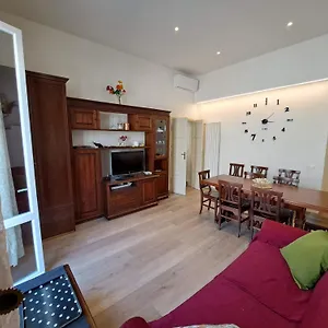 appartamento-elena-viareggio.it-tuscanyhotel.com/